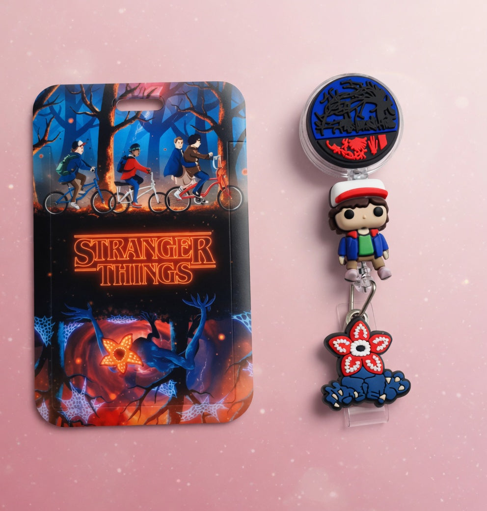 Stranger Things ID Holder & Reel (Diseño Exclusivo)